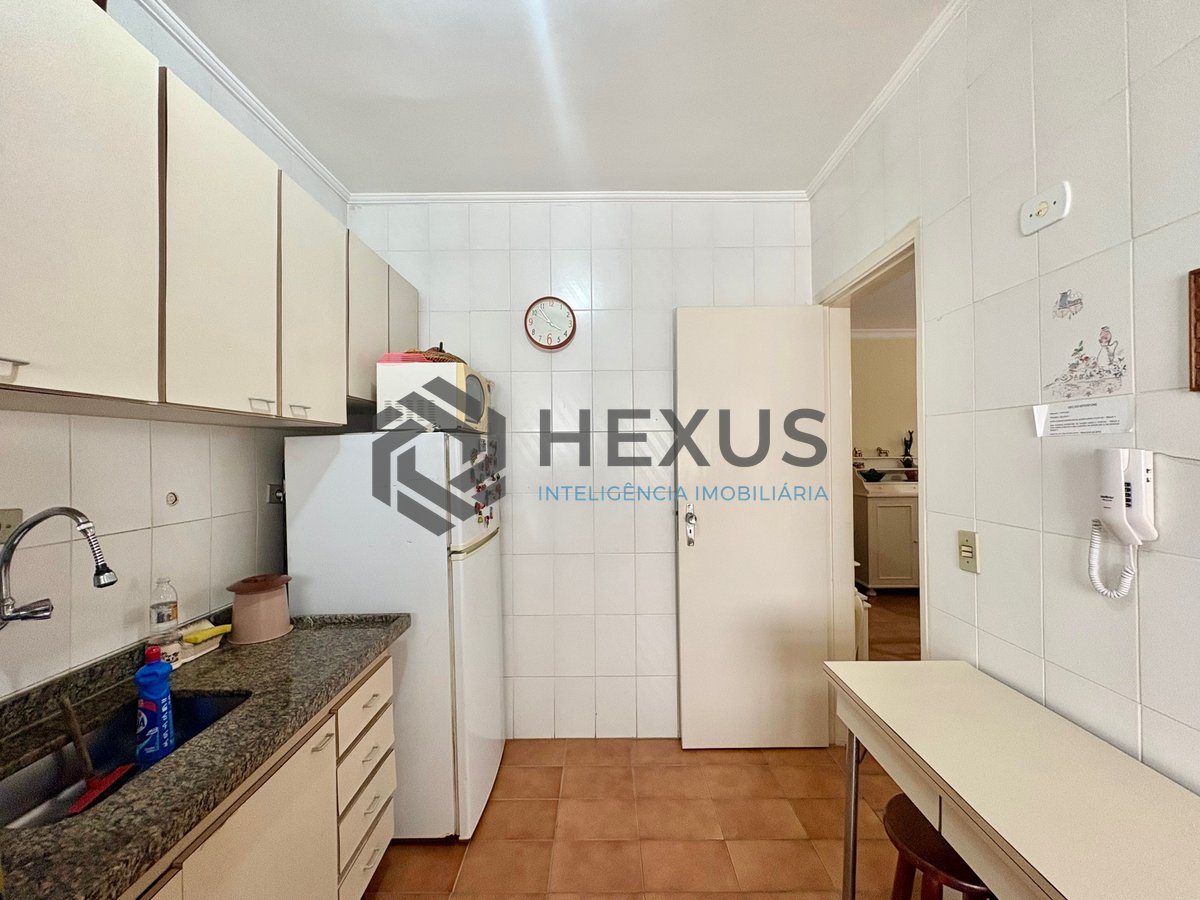Foto 13 de Apartamento com varanda na Praia da Enseada, Guaruja
