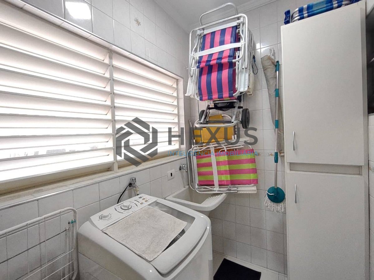 Foto 13 de Apartamento com varanda e lazer na Praia da Enseada, Guaruja