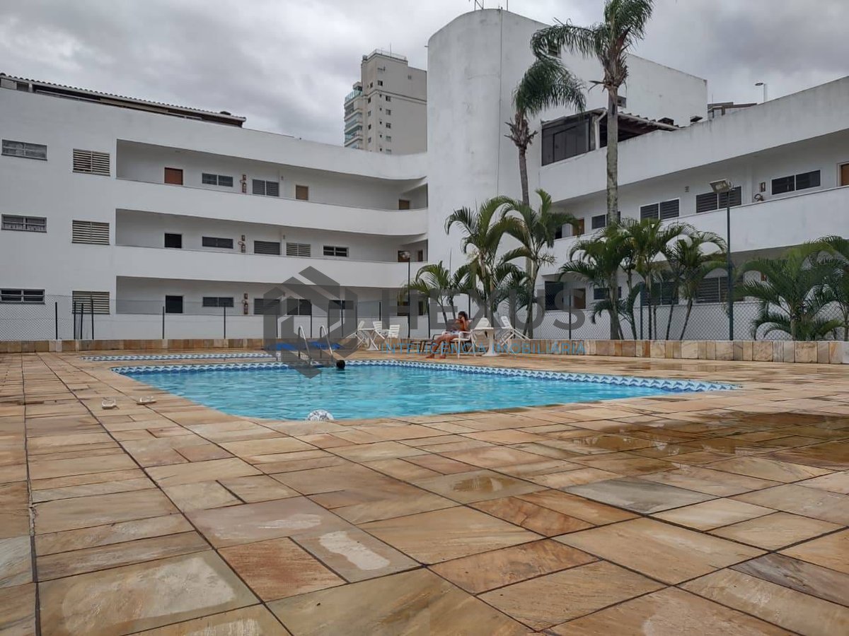 Foto 17 de Apartamento reformado com varanda e lazer na Praia da Enseada, Guaruja