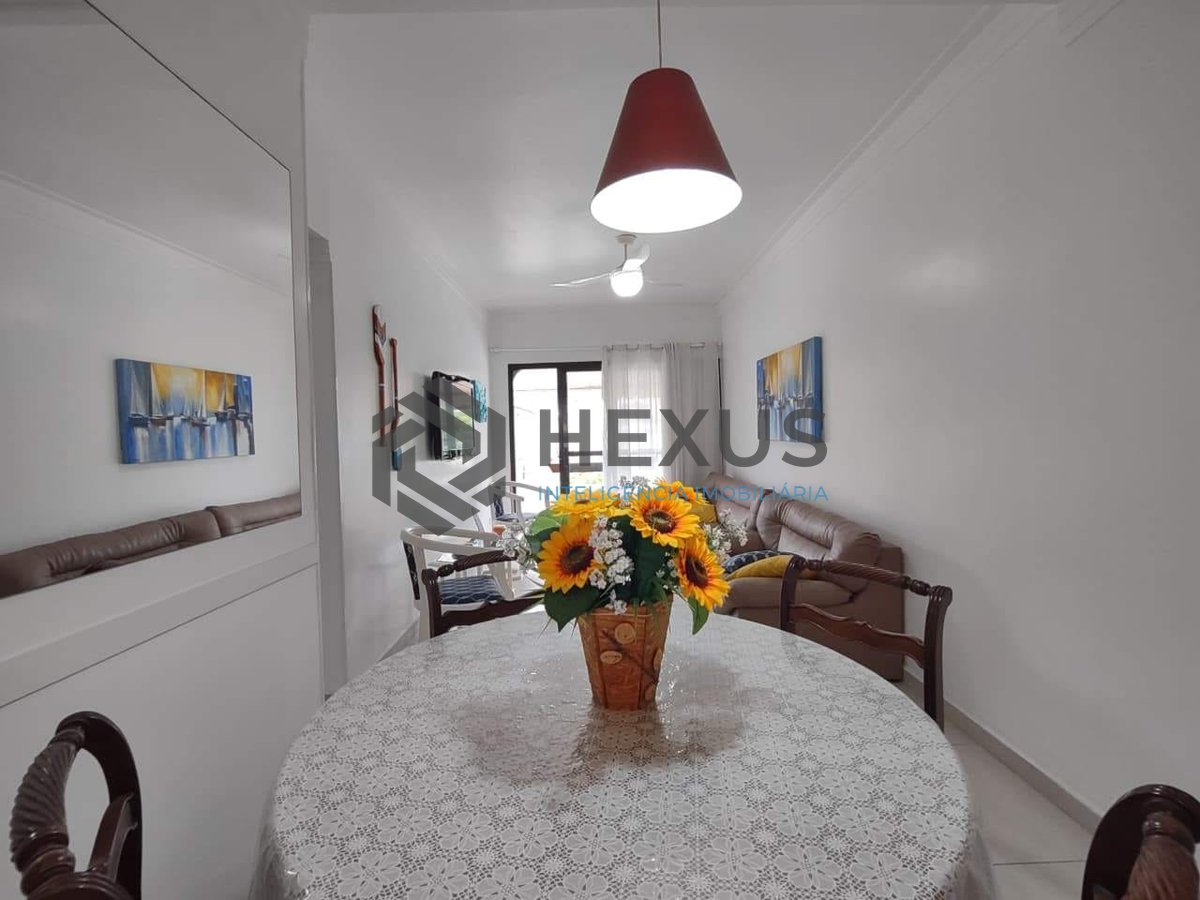 Foto 3 de Apartamento reformado com varanda e lazer na Praia da Enseada, Guaruja