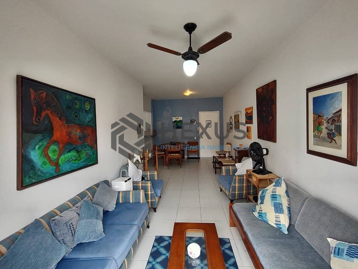 Foto 2 de Apartamento reformado com varanda e lazer na Praia da Enseada, Guaruja