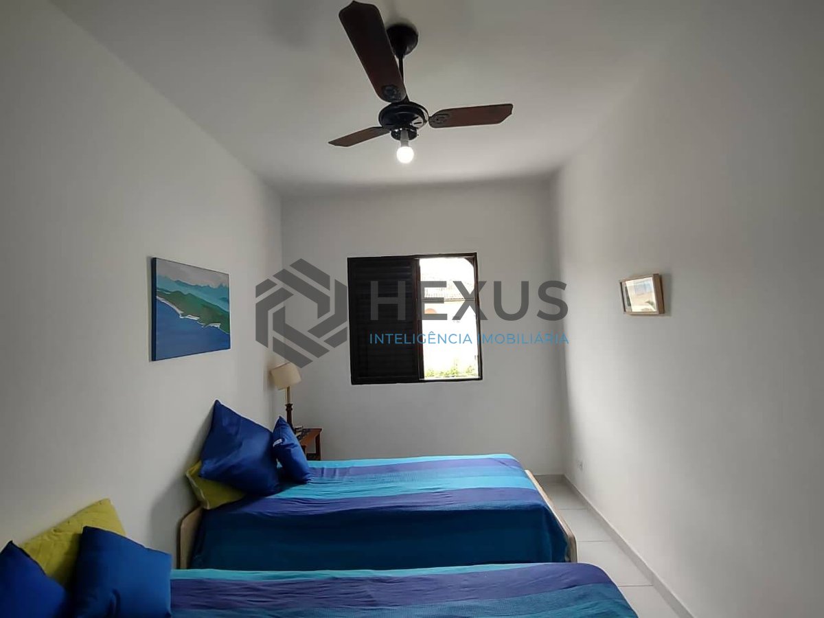 Foto 11 de Apartamento reformado com varanda e lazer na Praia da Enseada, Guaruja