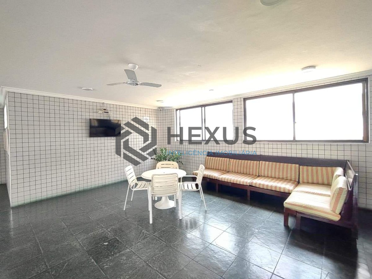 Foto 22 de Apartamento reformado com varanda e lazer na Praia da Enseada, Guaruja