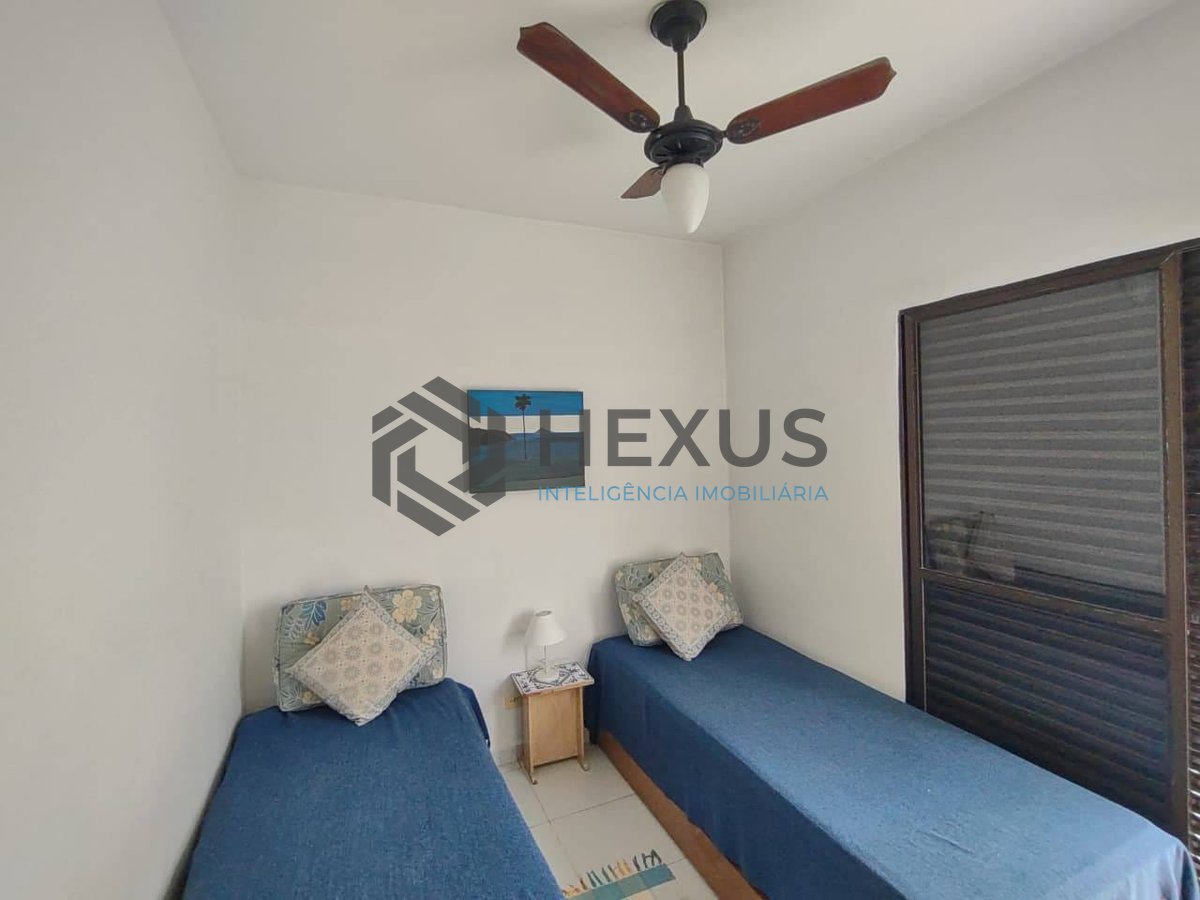 Foto 8 de Apartamento reformado com varanda e lazer na Praia da Enseada, Guaruja
