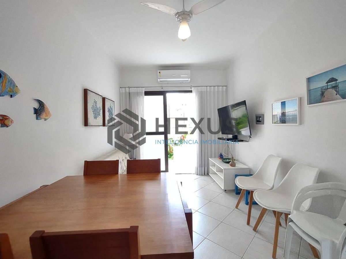 Foto 2 de Apartamento reformado com varanda e lazer na Praia da Enseada, Guaruja