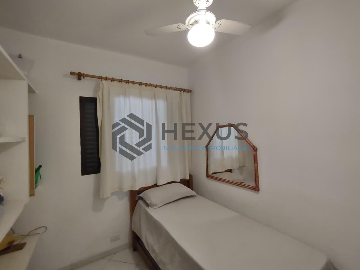 Foto 6 de Apartamento reformado com varanda e lazer na Praia da Enseada, Guaruja