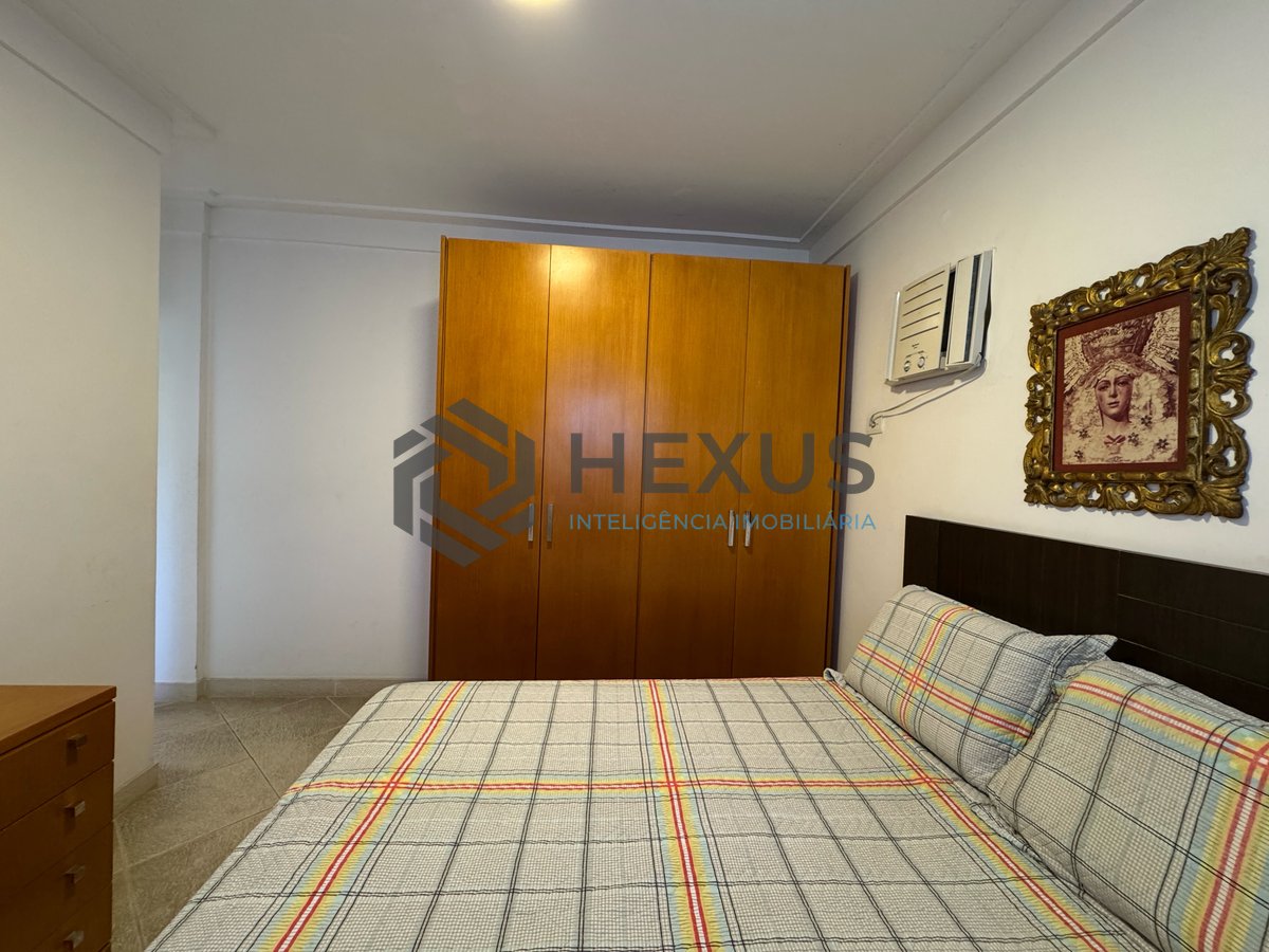 Foto 13 de Apartamento com varanda e vista mar na beira mar da Praia das Asturias, Guaruja