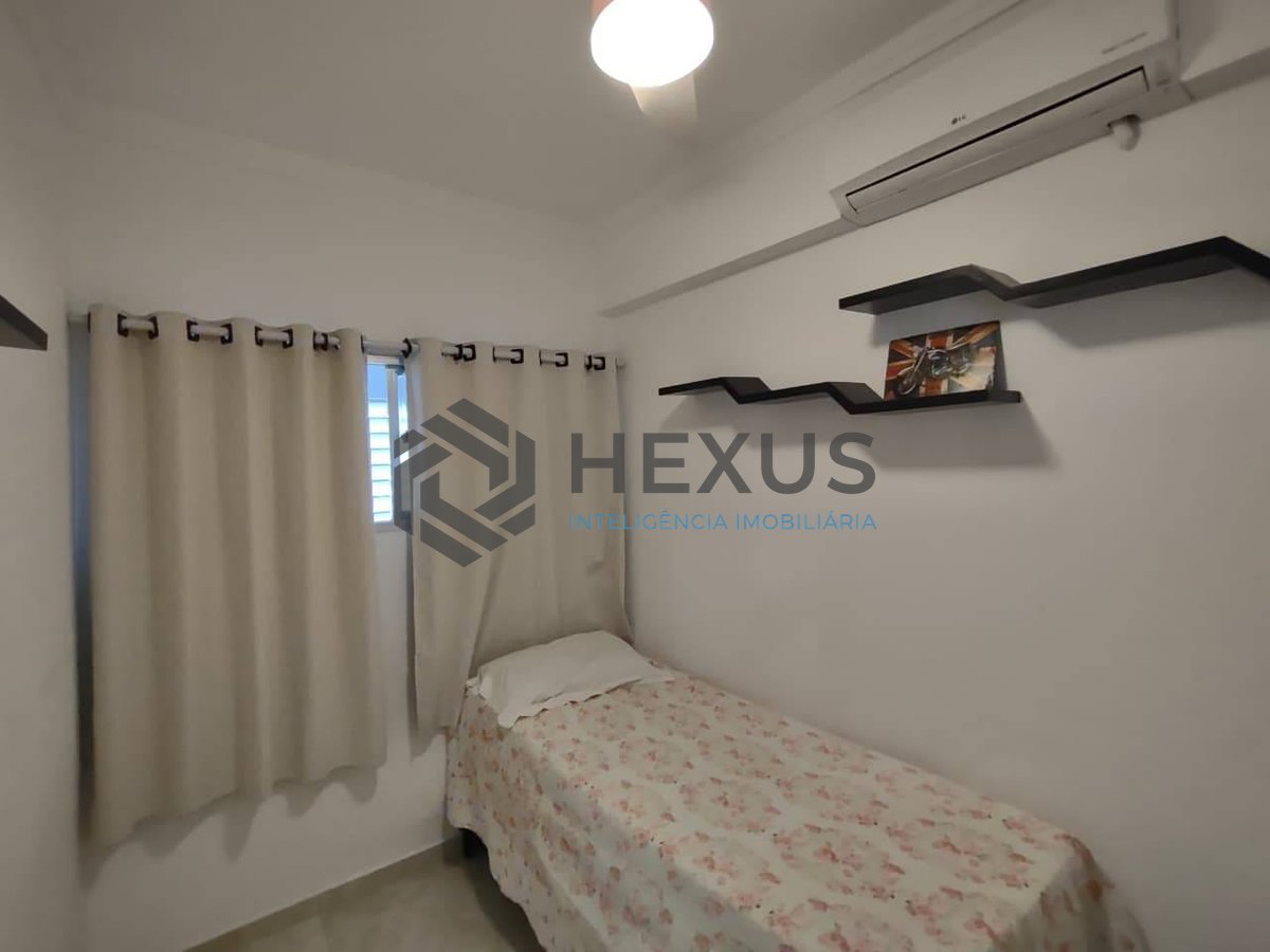 Foto 6 de Apartamento reformado com varanda na Praia da Enseada, Guaruja