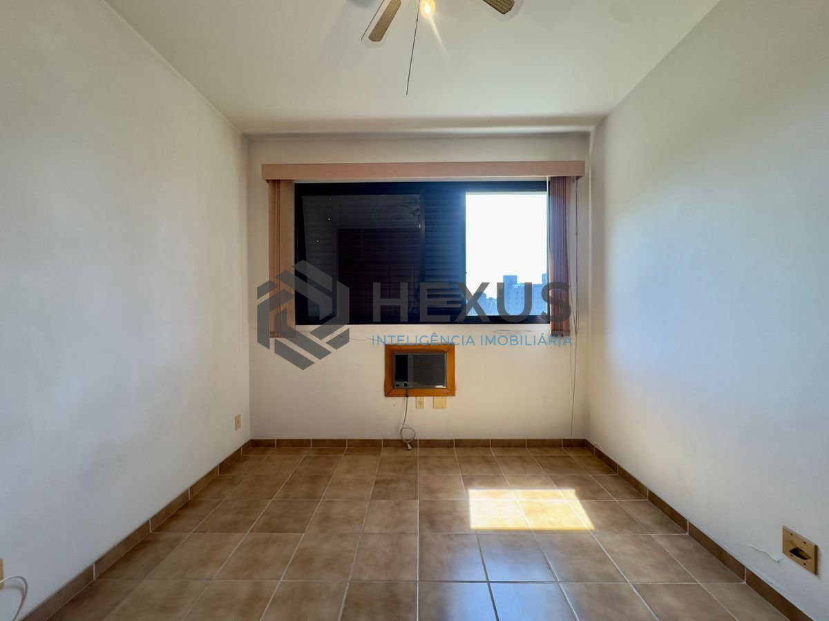 Foto 16 de Apartamento com varanda vista mar e lazer a 2 quadras da praia na região da Vila Maia nas Pitangueiras, Guarujá
