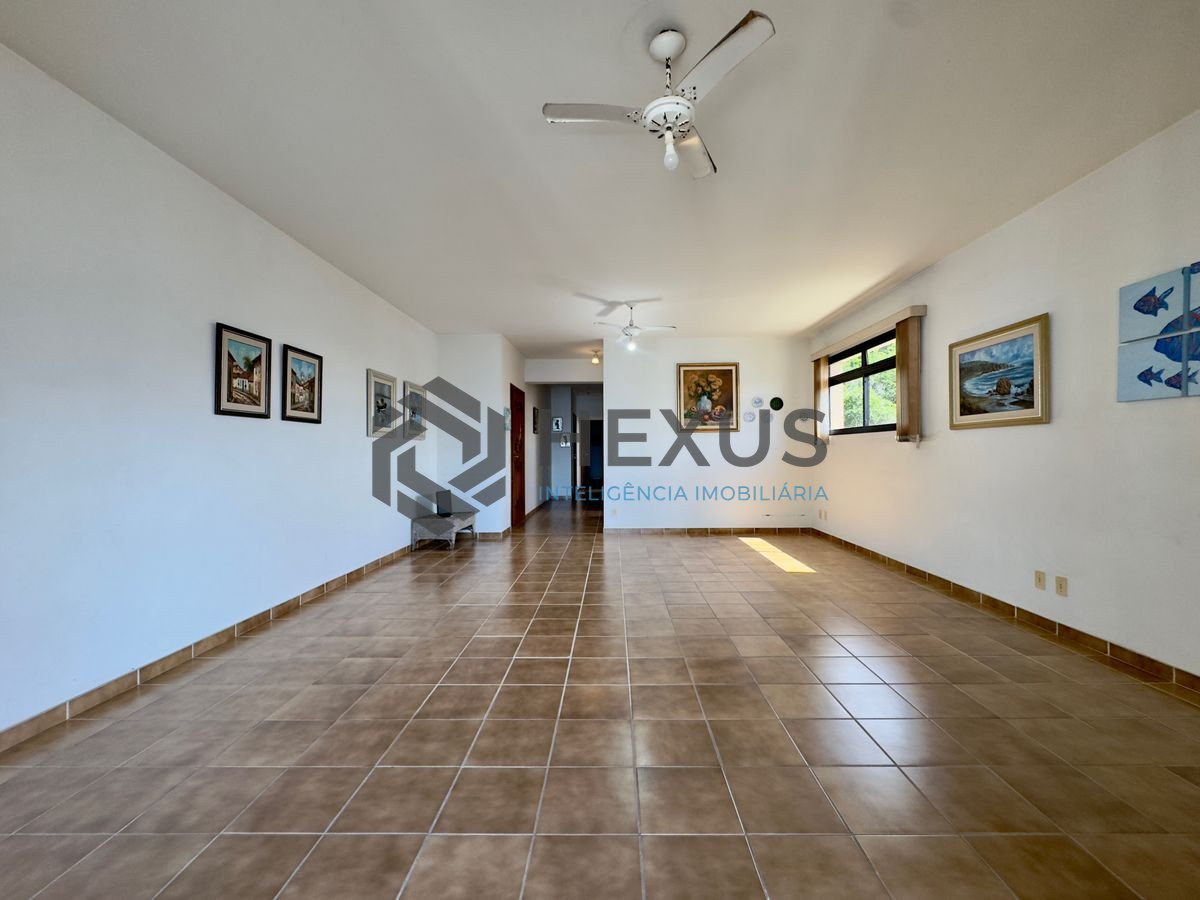 Foto 5 de Apartamento com varanda vista mar e lazer a 2 quadras da praia na região da Vila Maia nas Pitangueiras, Guarujá