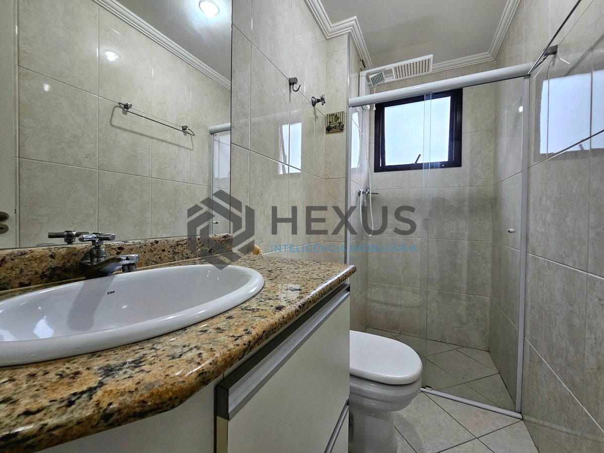 Foto 17 de Apartamento com varanda e lazer na beira mar da Praia do Tombo, Guaruja