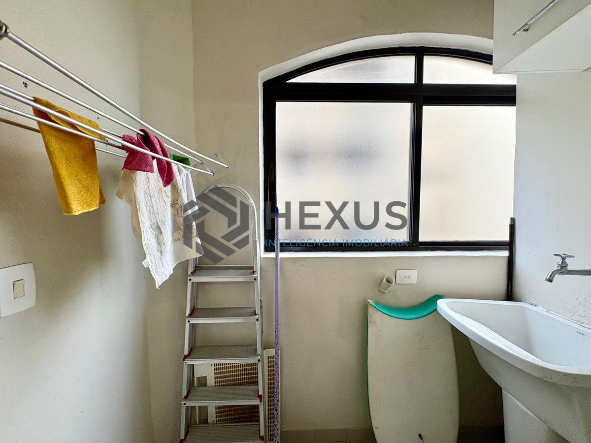 Foto 17 de Apartamento reformado na Praia da Enseada, Guaruja