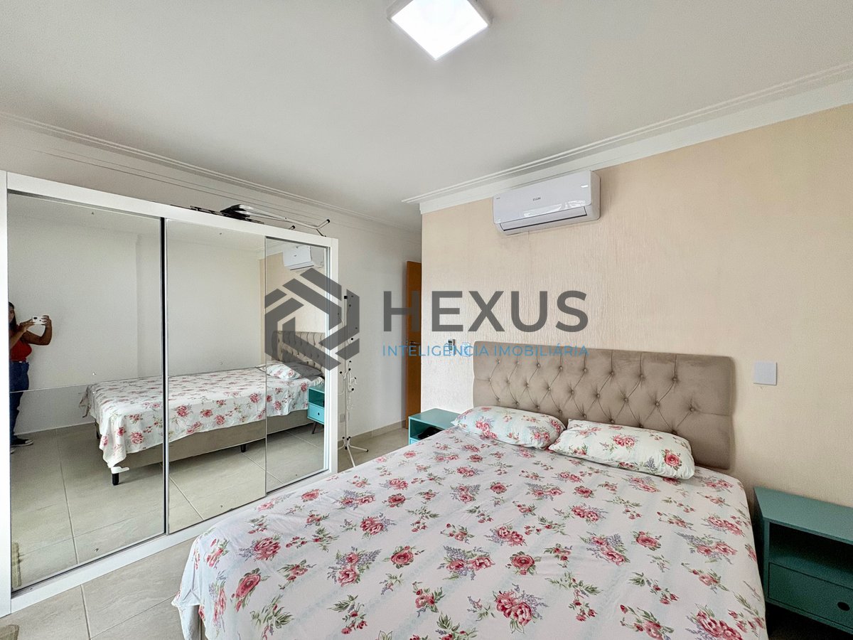 Foto 14 de Apartamento reformado com varanda gourmet vista mar e lazer na Praia da Enseada, Guaruja