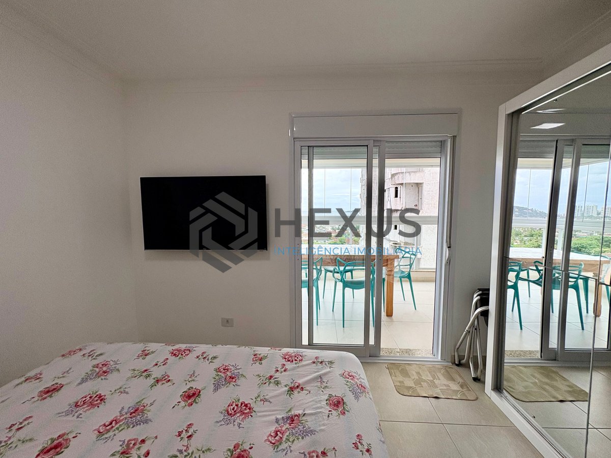 Foto 15 de Apartamento reformado com varanda gourmet vista mar e lazer na Praia da Enseada, Guaruja