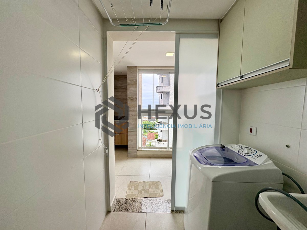 Foto 20 de Apartamento reformado com varanda gourmet vista mar e lazer na Praia da Enseada, Guaruja