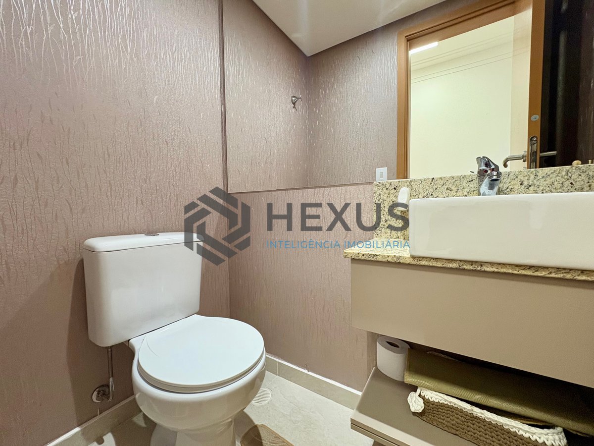 Foto 10 de Apartamento reformado com varanda gourmet vista mar e lazer na Praia da Enseada, Guaruja
