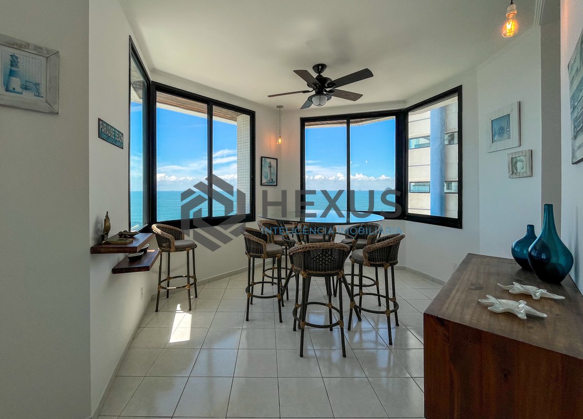 Foto 2 de Apartamento frente mar com varanda gourmet na Praia das Pitangueiras, Guaruja