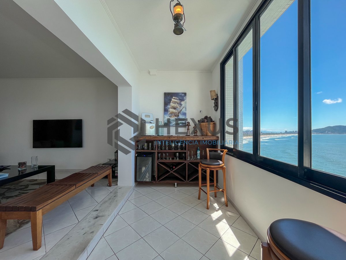 Foto 10 de Apartamento frente mar com varanda gourmet na Praia das Pitangueiras, Guaruja