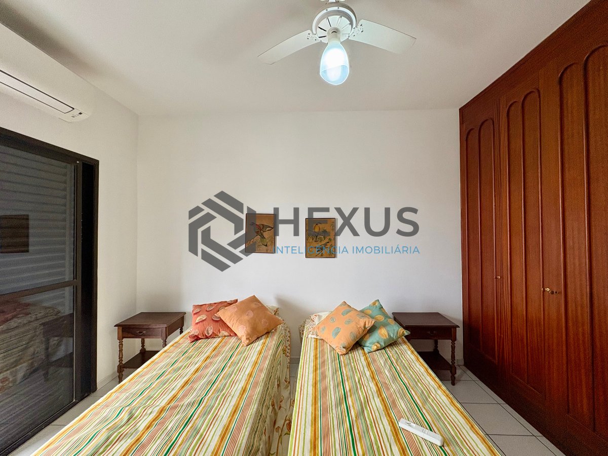 Foto 14 de Apartamento com varanda vista mar e lazer na Praia da Enseada, Guaruja