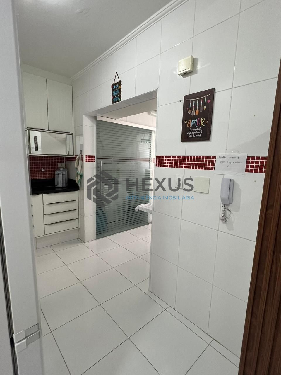 Foto 15 de Apartamento reformado com varanda na Praia das Asturias, Guaruja