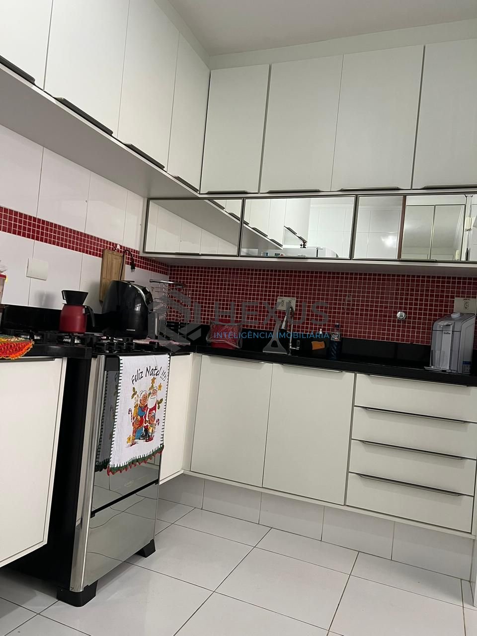 Foto 18 de Apartamento reformado com varanda na Praia das Asturias, Guaruja