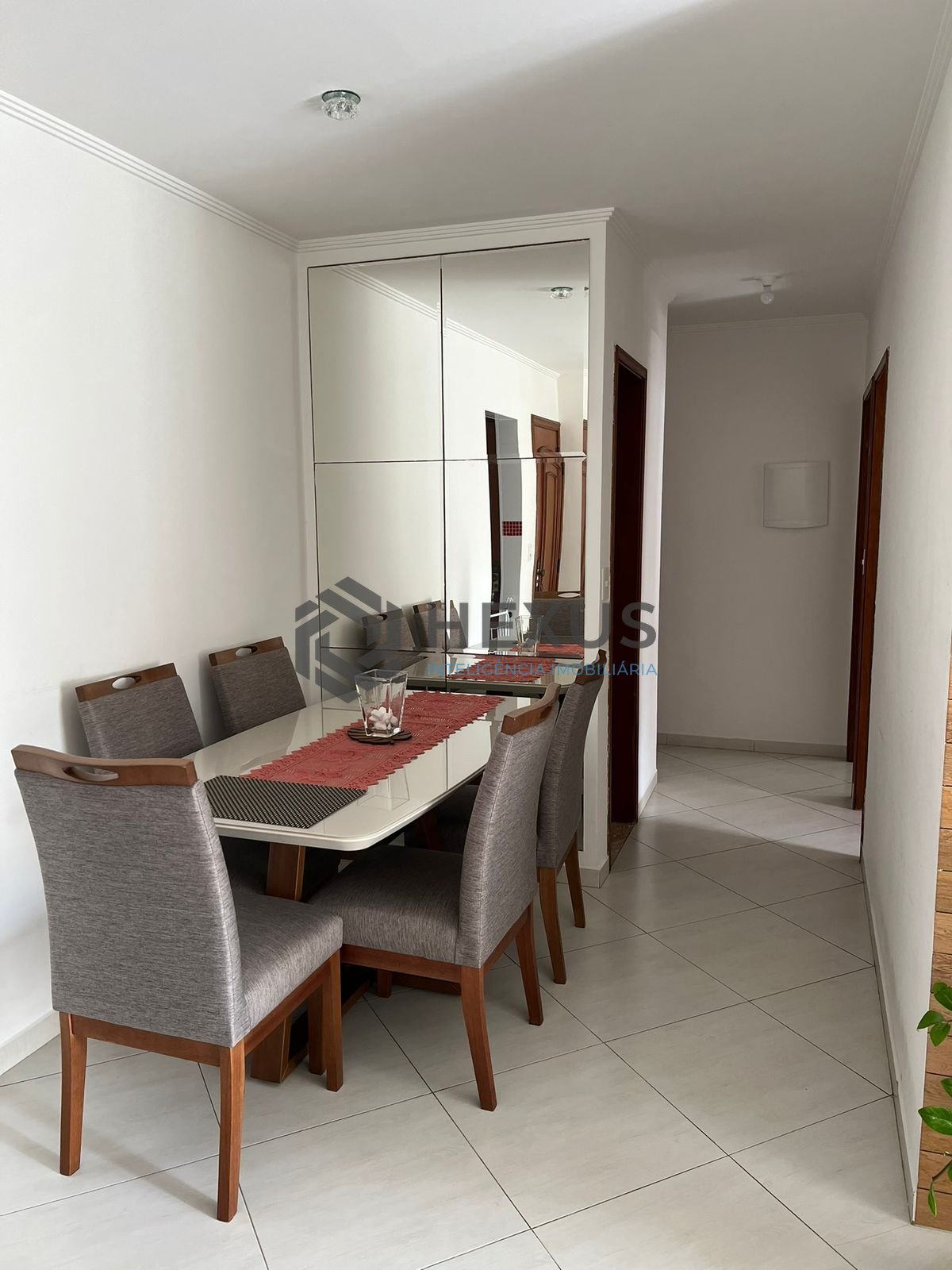 Foto 4 de Apartamento reformado com varanda na Praia das Asturias, Guaruja