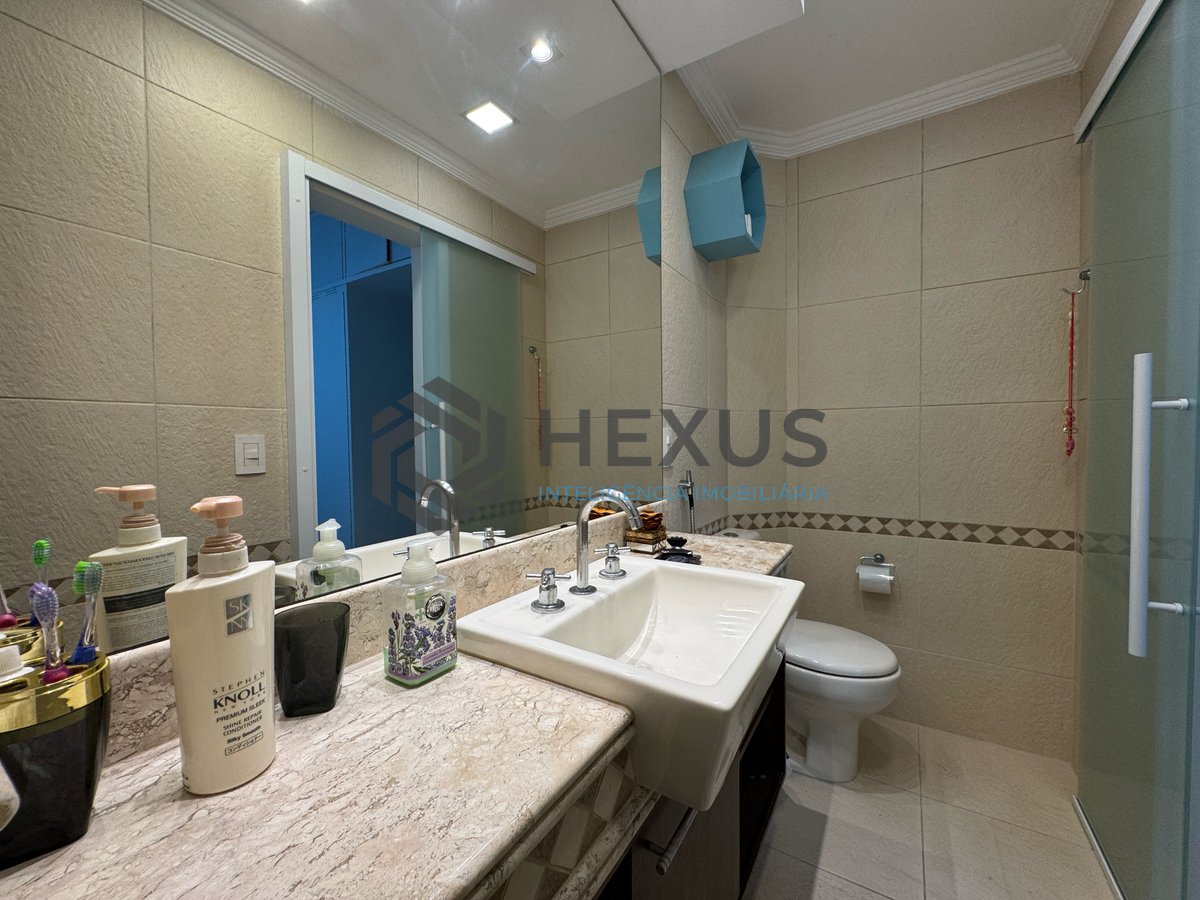 Foto 33 de Apartamento reformado com varanda e lazer na beira mar da Praia das Asturias, Guaruja