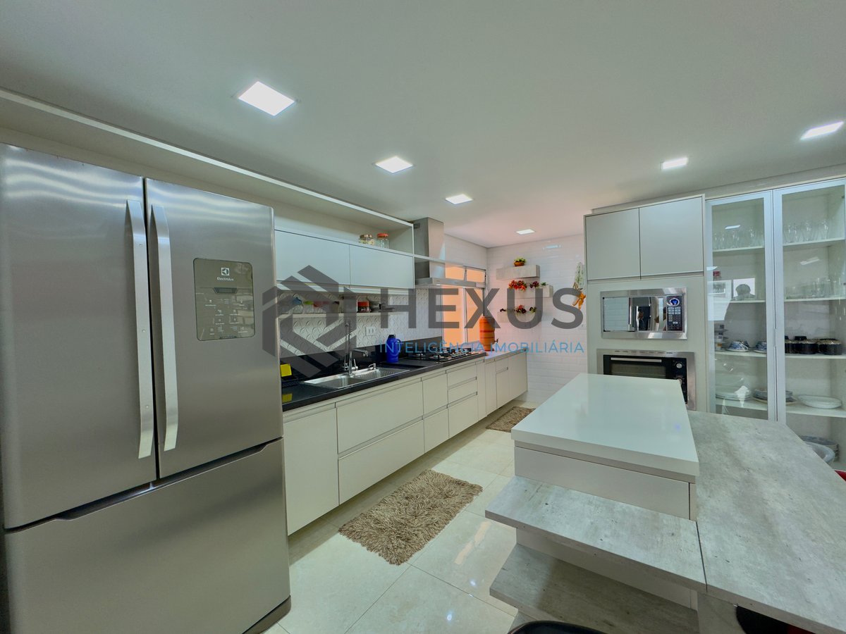 Foto 9 de Apartamento reformado com varanda e lazer na beira mar da Praia das Asturias, Guaruja