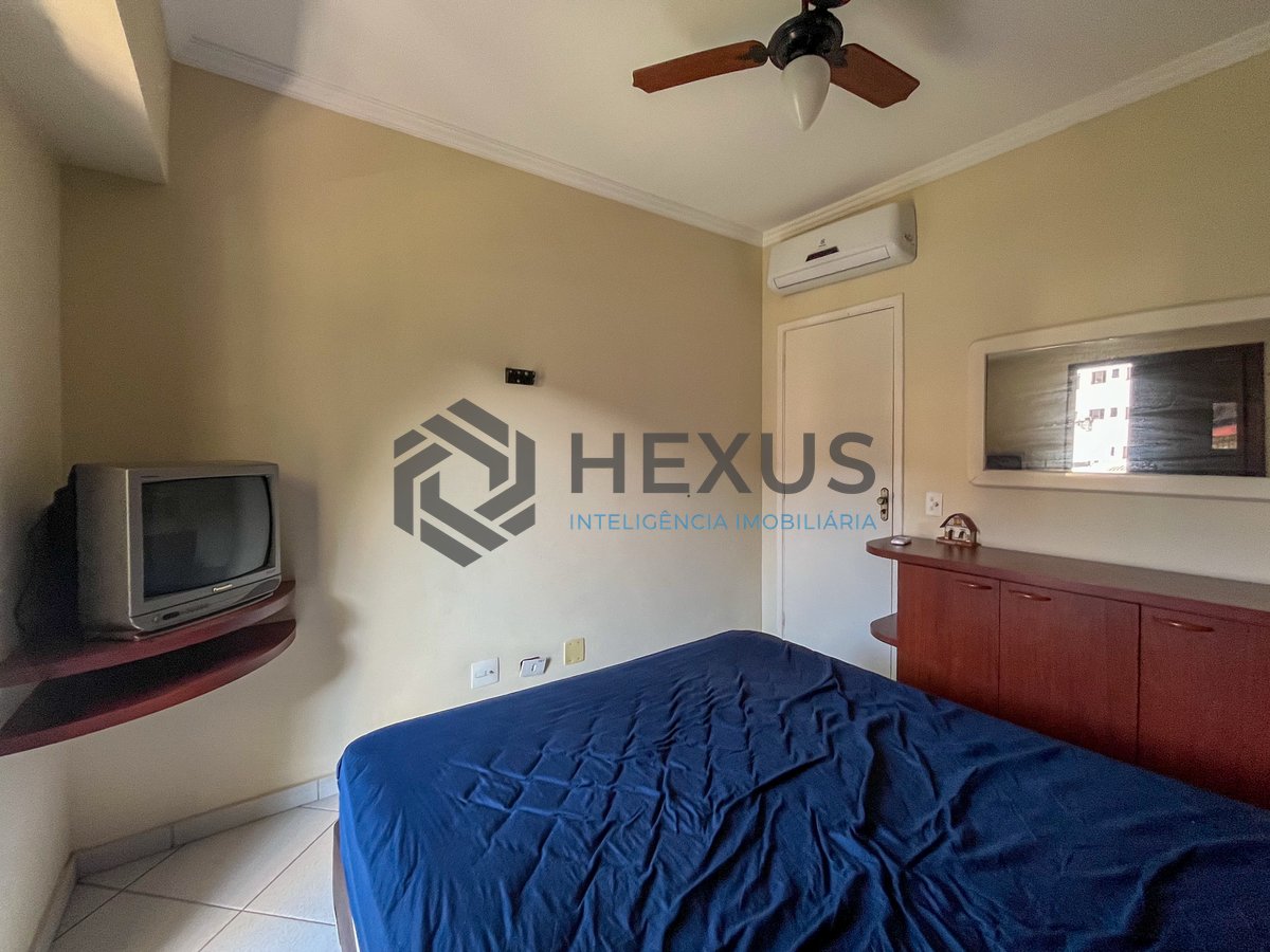 Foto 11 de Apartamento com varanda e lazer na beira mar da Praia da Enseada, Guaruja