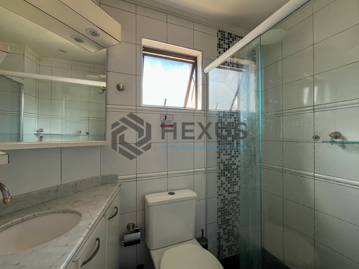 Foto 18 de Apartamento com varanda e lazer na beira mar da Praia da Enseada, Guaruja