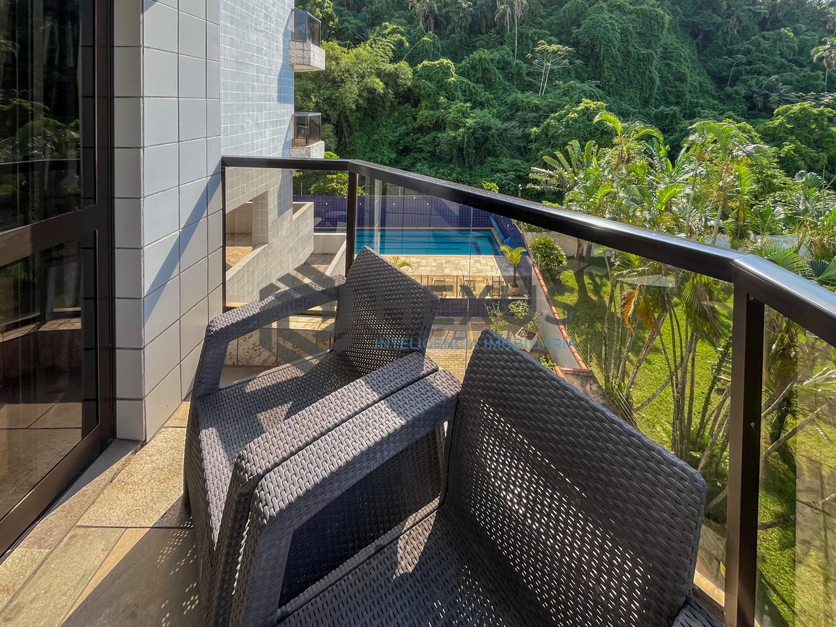 Foto 8 de Apartamento com varanda e lazer na beira mar da Praia da Enseada, Guaruja