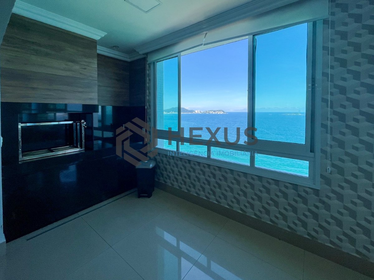 Foto 15 de Apartamento reformado frente mar com varanda gourmet e lazer na Praia das Pitangueiras, Guaruja