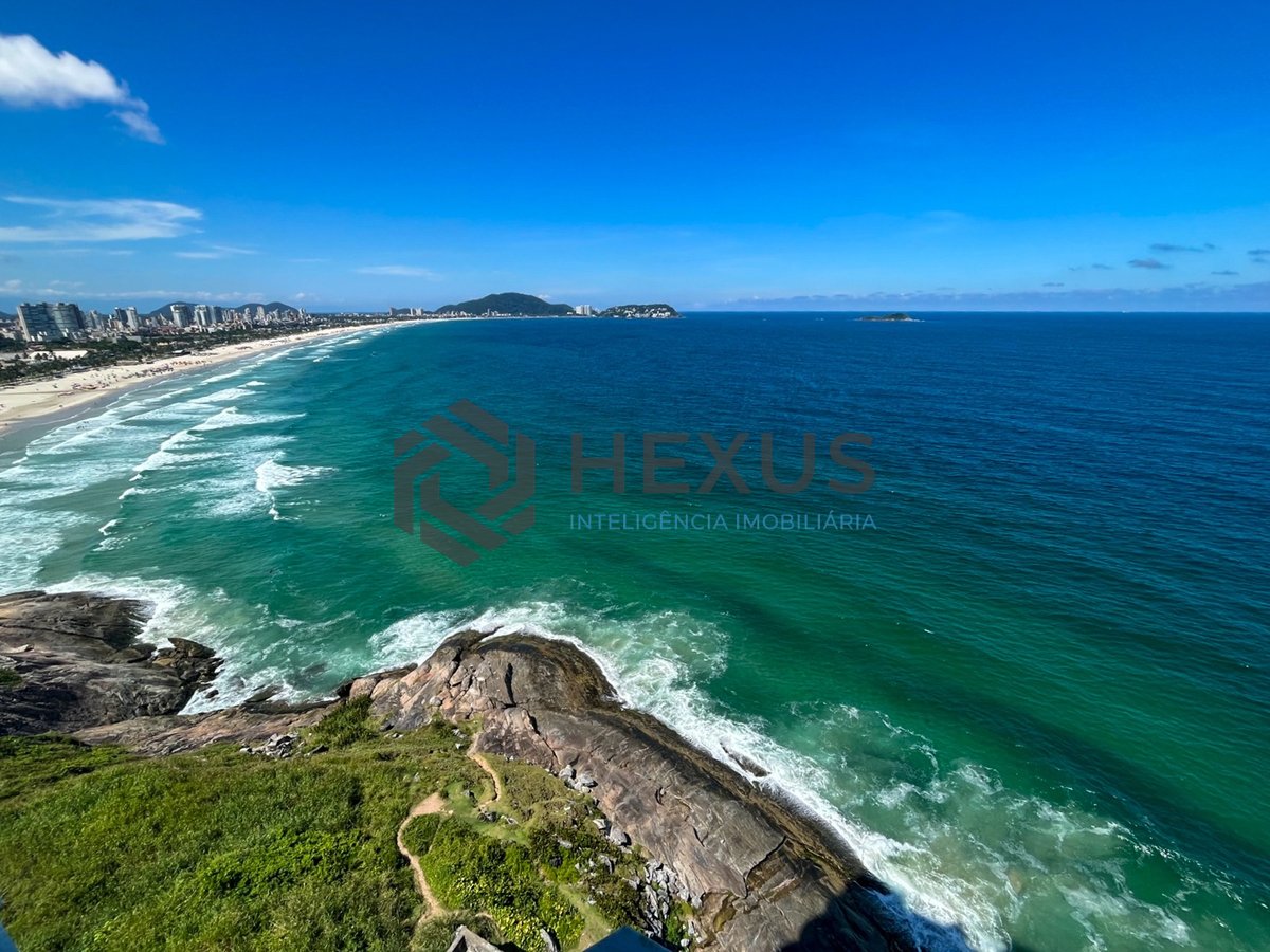 Foto 18 de Apartamento reformado frente mar com varanda gourmet e lazer na Praia das Pitangueiras, Guaruja