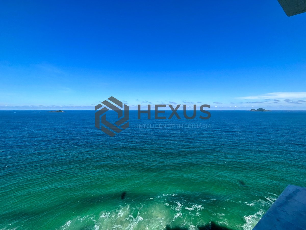 Foto 20 de Apartamento reformado frente mar com varanda gourmet e lazer na Praia das Pitangueiras, Guaruja