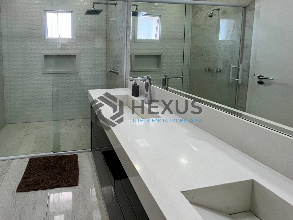 Foto 27 de Apartamento reformado frente mar com varanda gourmet e lazer na Praia das Pitangueiras, Guaruja