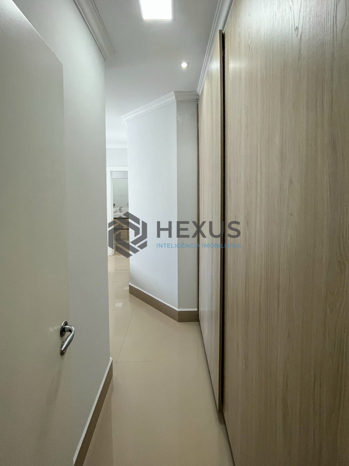 Foto 31 de Apartamento reformado frente mar com varanda gourmet e lazer na Praia das Pitangueiras, Guaruja
