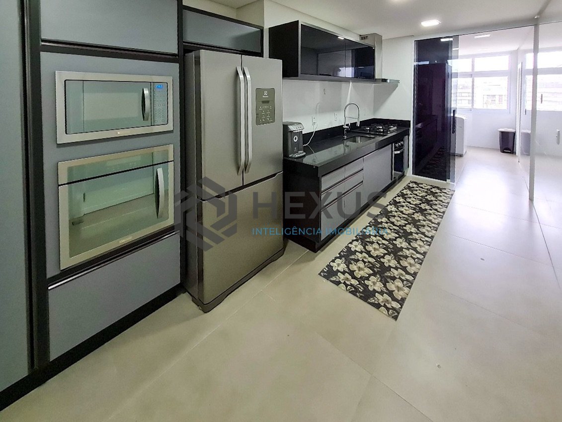Foto 38 de Apartamento reformado frente mar com varanda gourmet e lazer na Praia das Pitangueiras, Guaruja