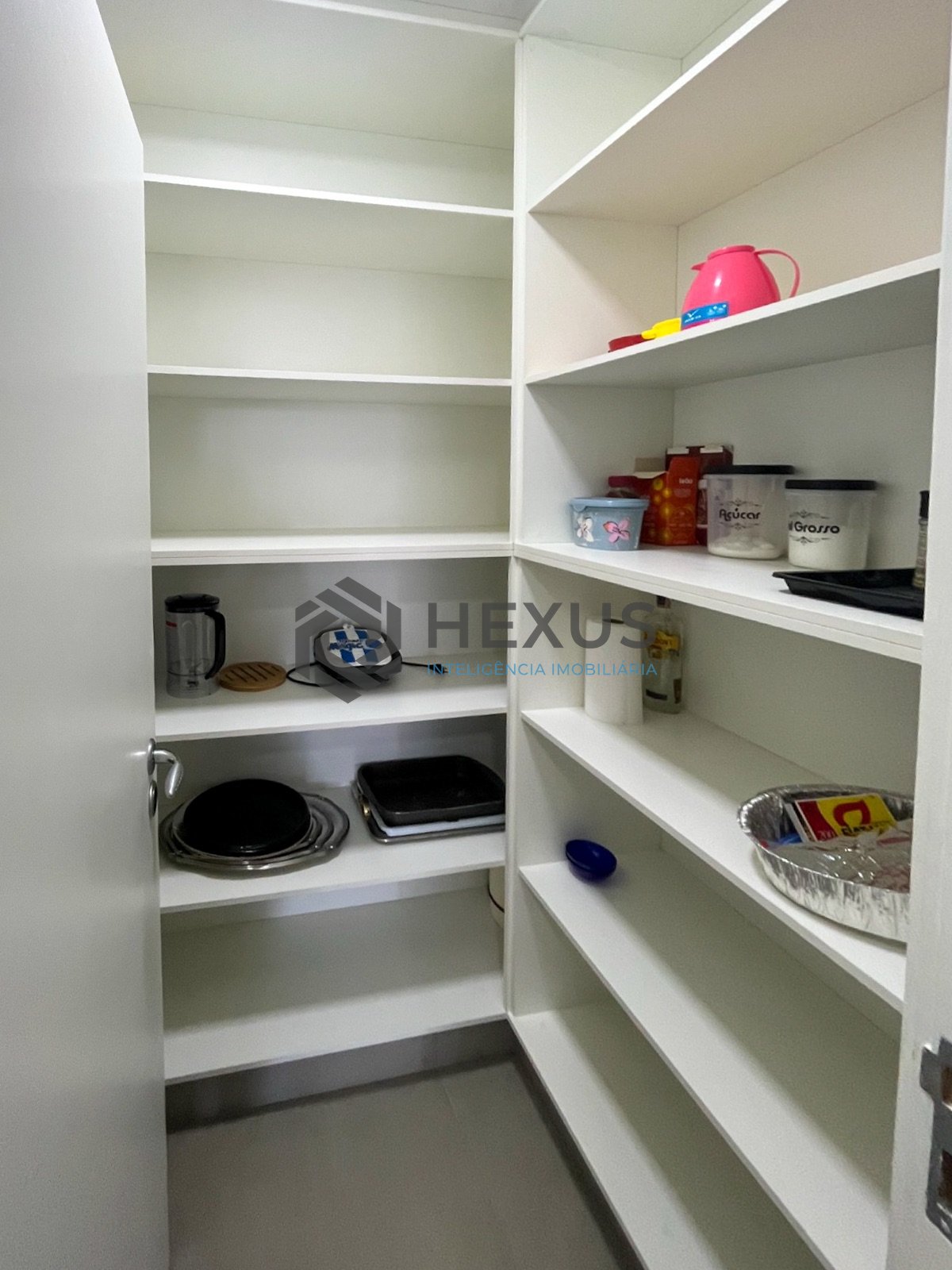 Foto 41 de Apartamento reformado frente mar com varanda gourmet e lazer na Praia das Pitangueiras, Guaruja