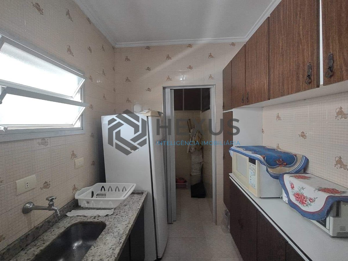 Foto 12 de Apartamento com varanda e lazer na Praia da Enseada, Guaruja