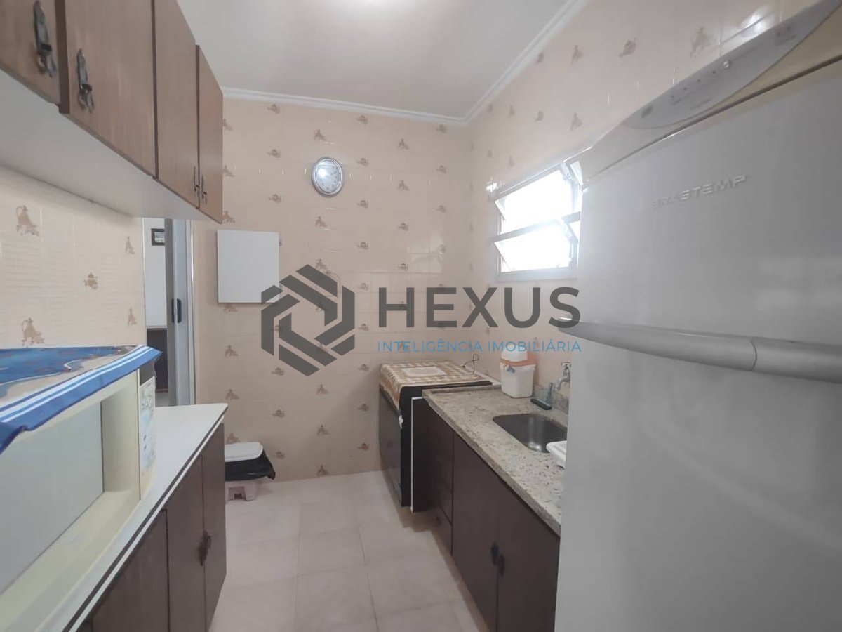Foto 13 de Apartamento com varanda e lazer na Praia da Enseada, Guaruja