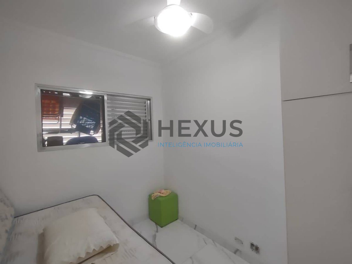 Foto 6 de Apartamento reformado com varanda e lazer na Praia da Enseada, Guaruja