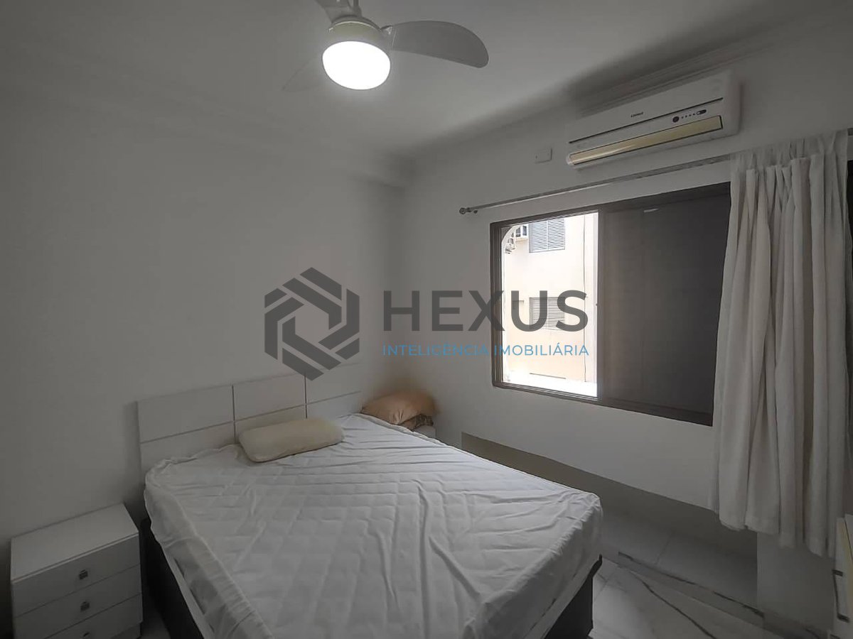 Foto 8 de Apartamento reformado com varanda e lazer na Praia da Enseada, Guaruja