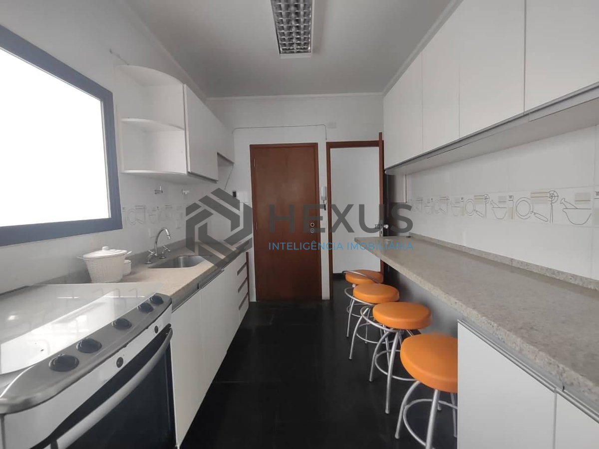 Foto 16 de Apartamento com varanda e lazer na Praia da Enseada, Guaruja