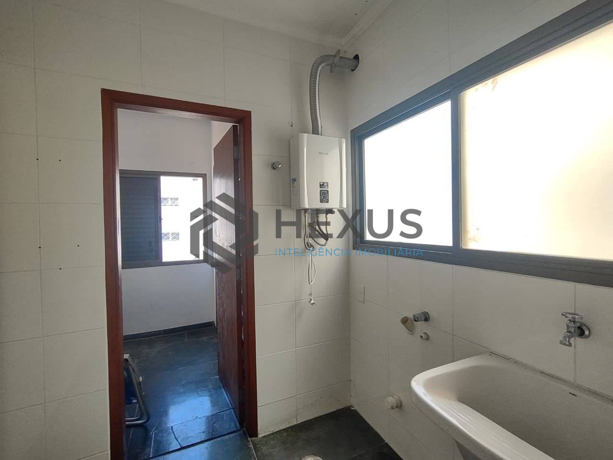 Foto 19 de Apartamento com varanda e lazer na Praia da Enseada, Guaruja