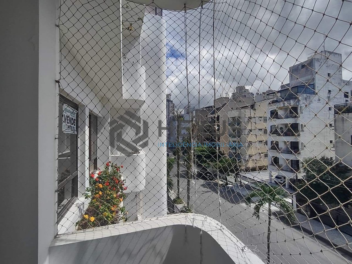 Foto 5 de Apartamento com varanda e lazer na Praia da Enseada, Guaruja