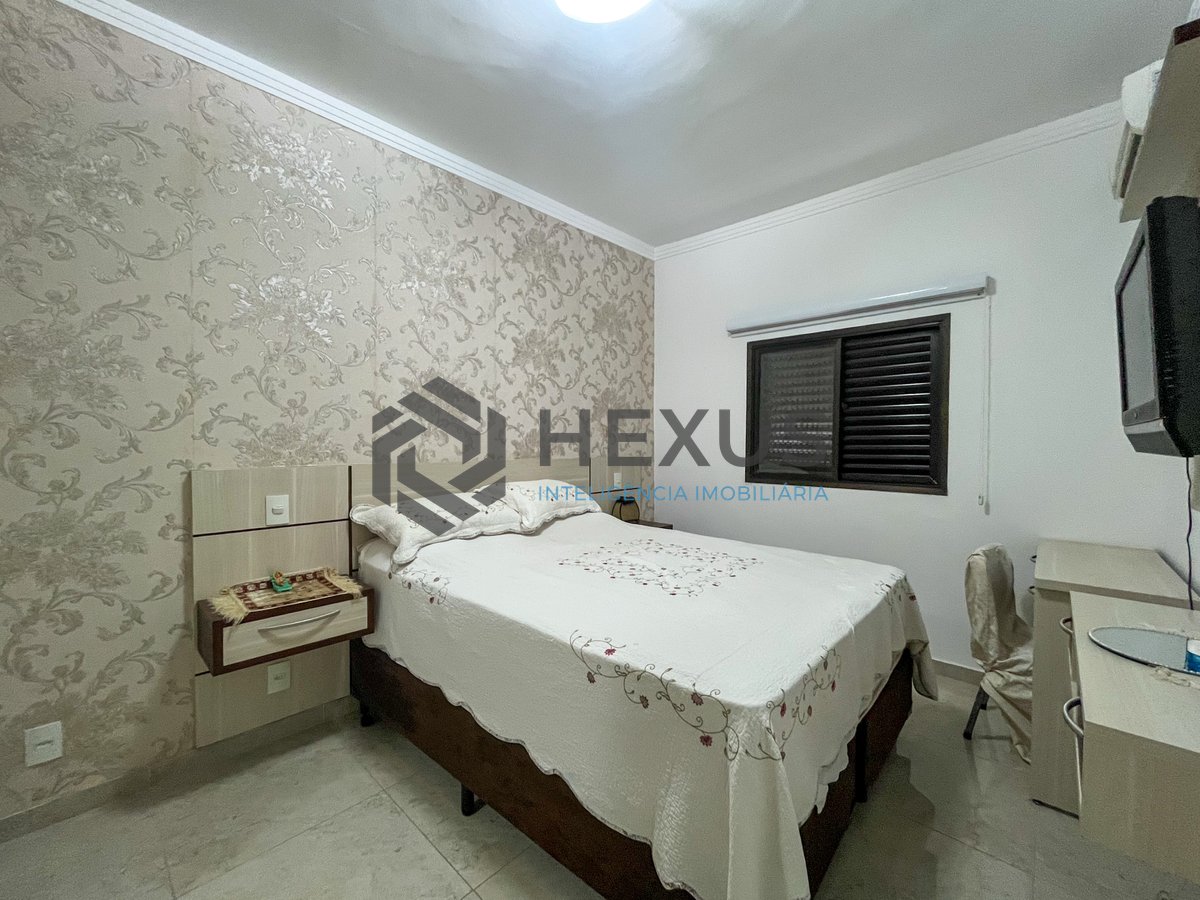 Foto 14 de Apartamento com varanda e lazer na Praia das Pitangueiras, Guaruja