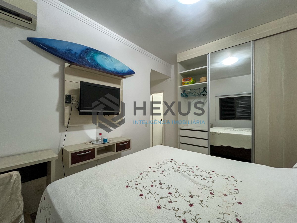 Foto 15 de Apartamento com varanda e lazer na Praia das Pitangueiras, Guaruja
