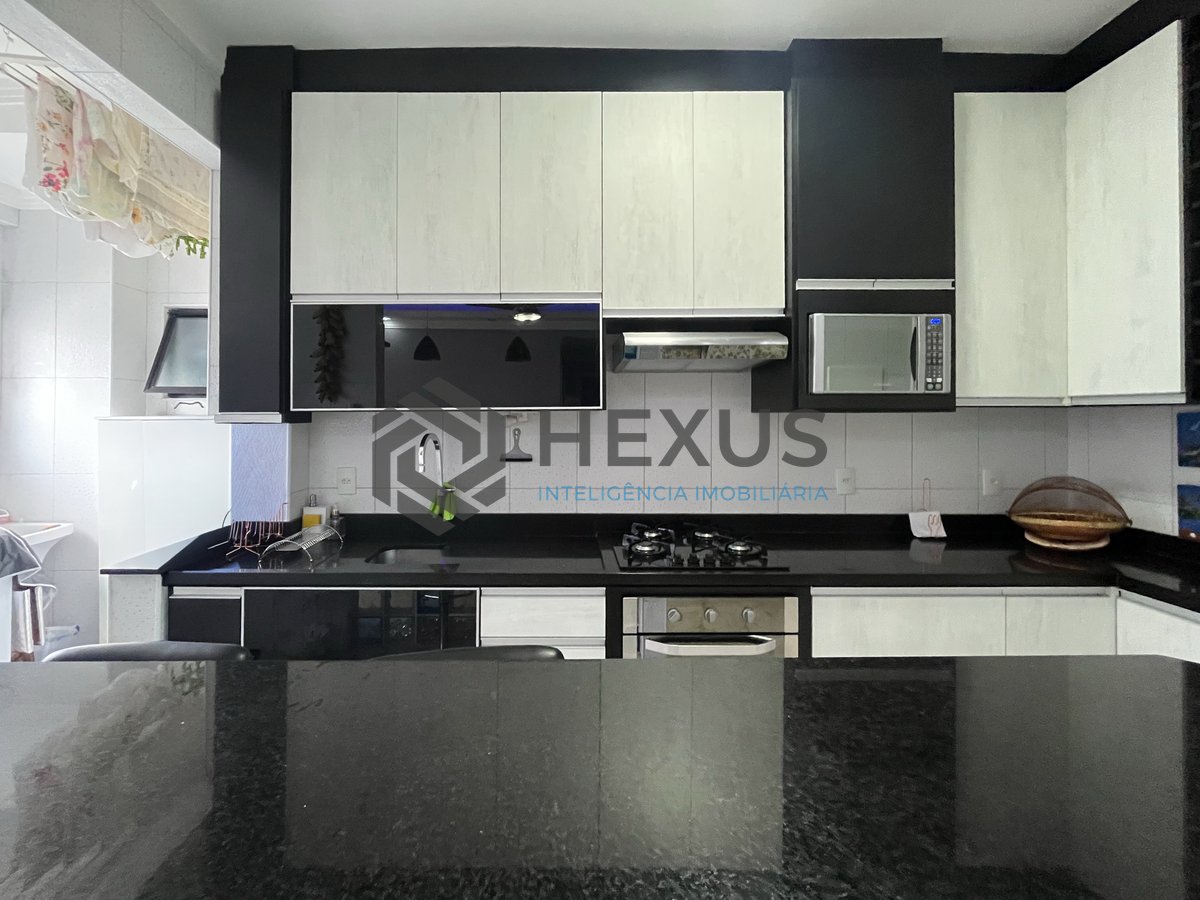 Foto 18 de Apartamento com varanda e lazer na Praia das Pitangueiras, Guaruja