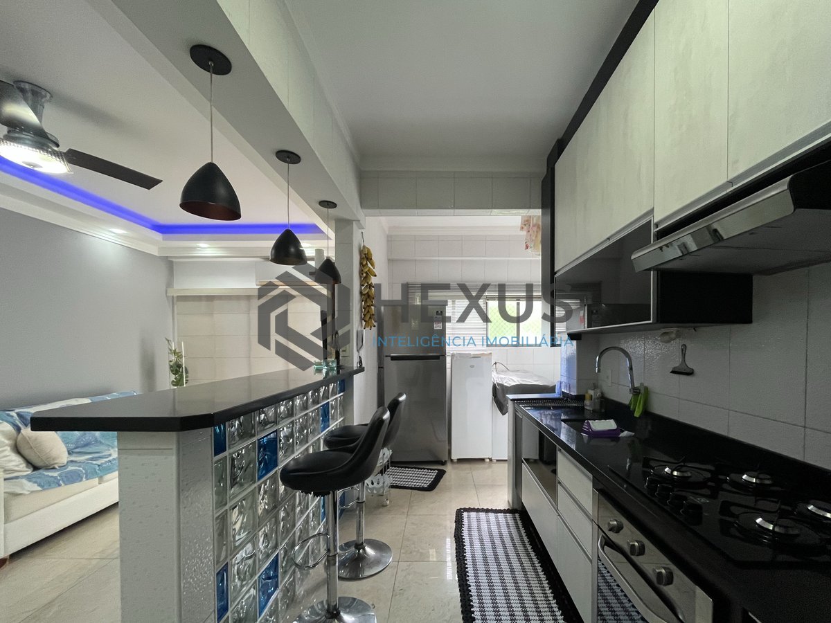 Foto 19 de Apartamento com varanda e lazer na Praia das Pitangueiras, Guaruja