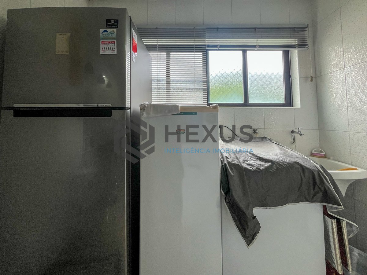 Foto 21 de Apartamento com varanda e lazer na Praia das Pitangueiras, Guaruja